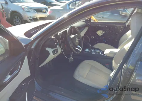 2020 Alfa Romeo Giulia Rwd z USA, uszkodzony, nr VIN ZARFAMAN9L7635681